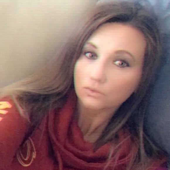 Meet your Posher, Erin - Picture 1 of 2